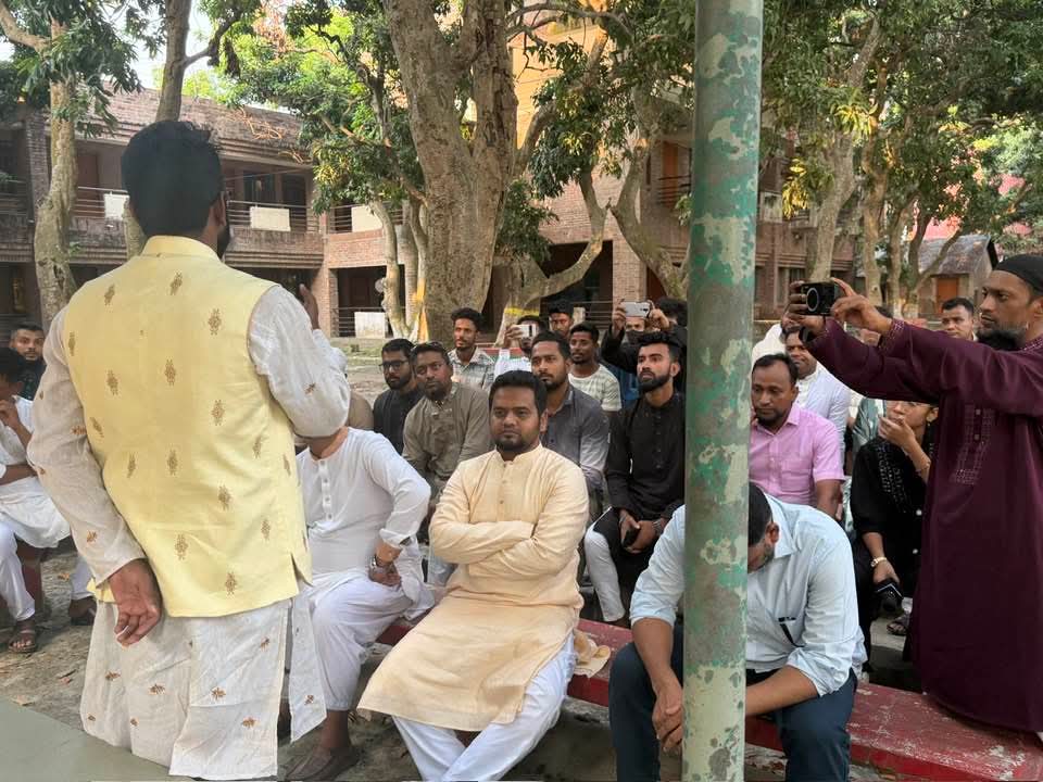 রাজনৈতিক কার্যক্রমের ছবি ১